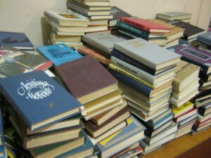 принимаем книги принимаем старые книги принимаем антикварные книги принимаем книги в Волгограде принимаем библиотеки в Волгограде