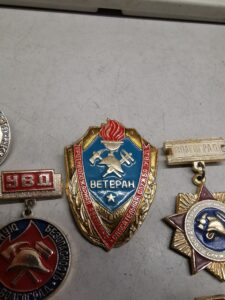 Покупаем значки, покупаем советские значки