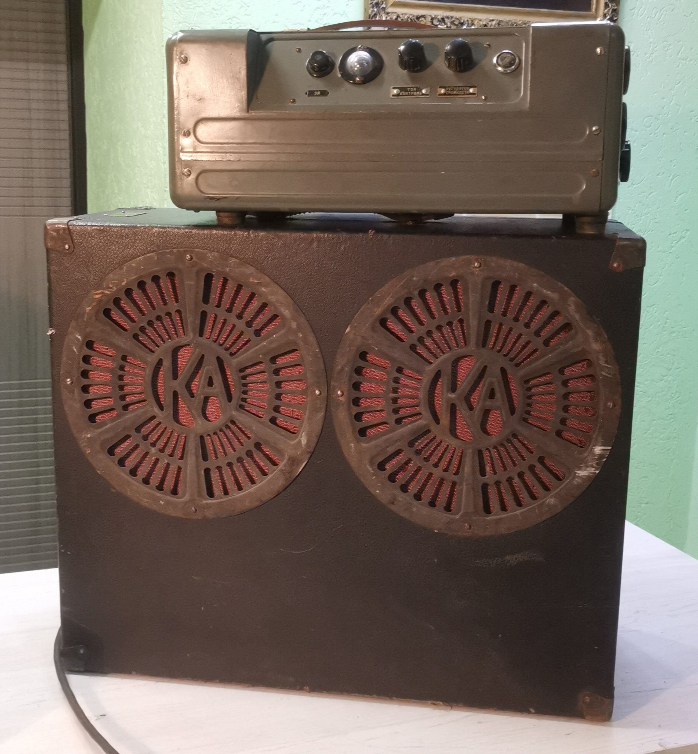 Лаповый усилитель и громкоговоритель КинАп